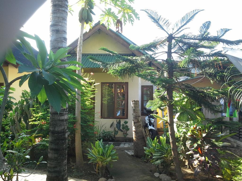 Arnel Bungalows Senggigi Exterior photo